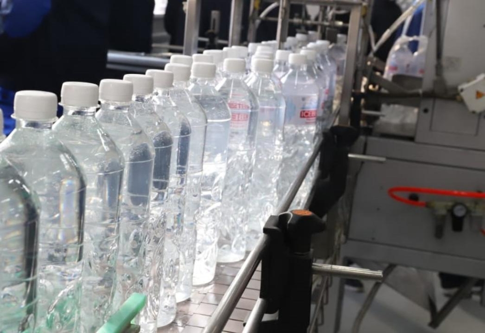 В Жамбылском районе открыли завод по производству бутилированной воды и натуральных соков